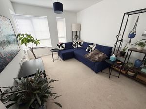 Lounge- click for photo gallery